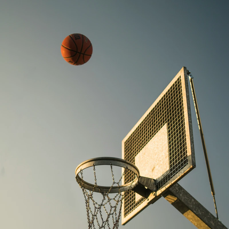 BASKETBALL