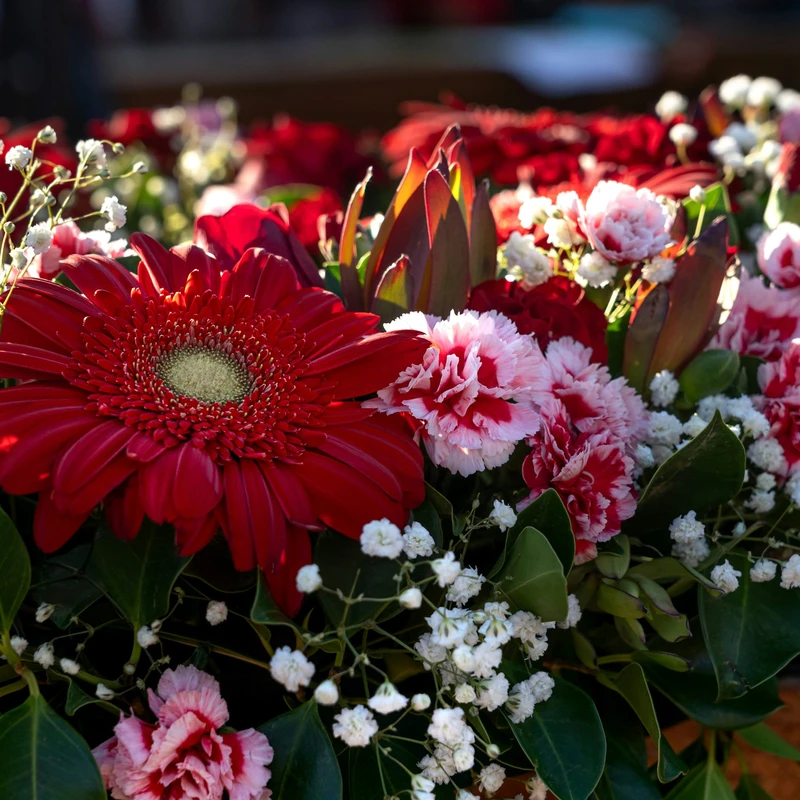 Flower Memorial <span class="underline-effect-light">Gifts