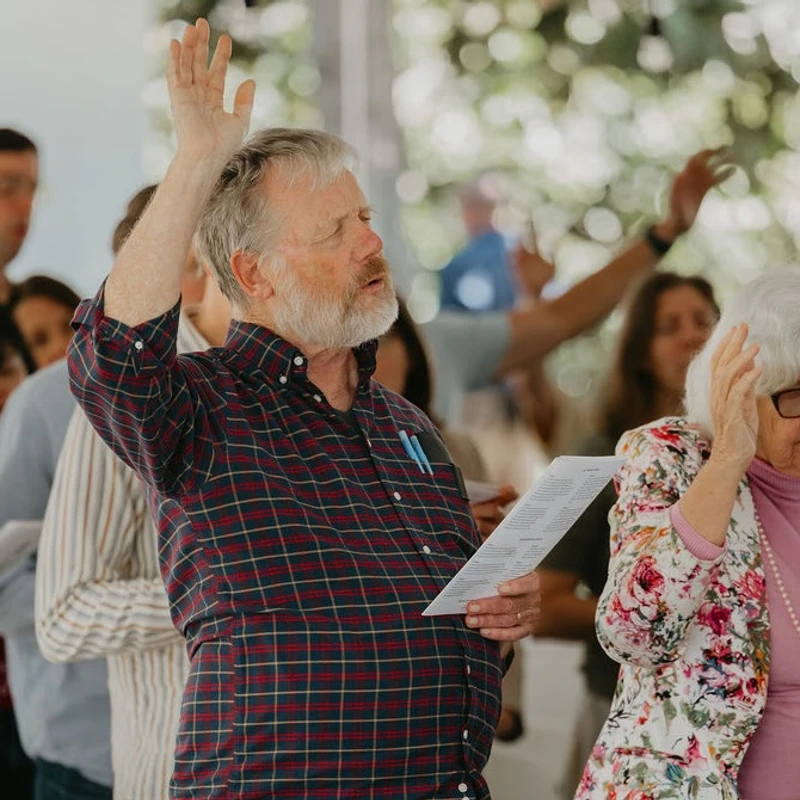 <i></i><i><i>We gathered to worship the resurrected Christ on Easter Sunday.</i></i>