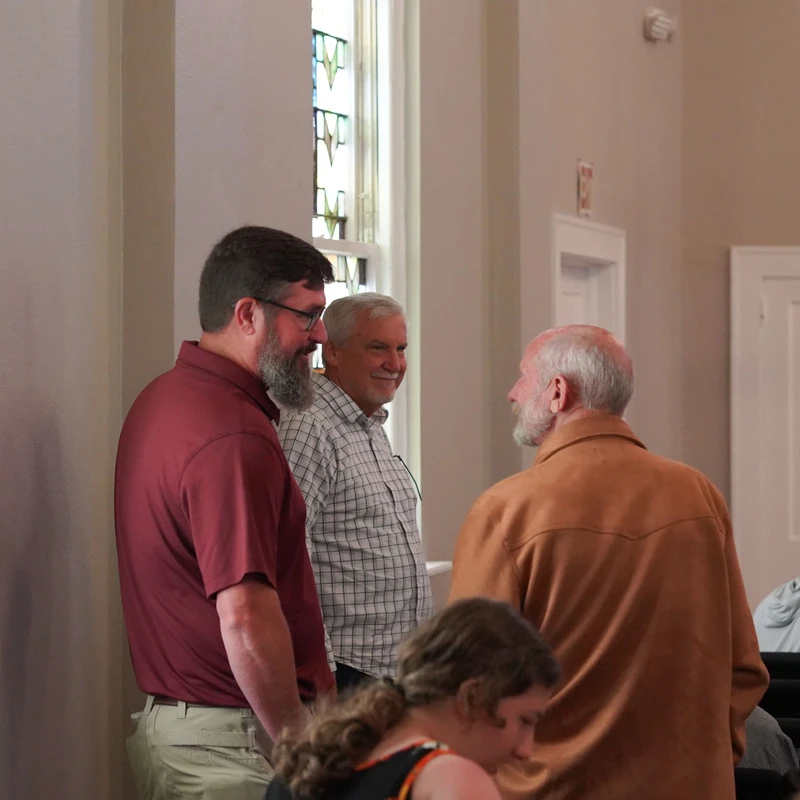 <span style="color:var(--primary-color-bg)">Genuine Community</span>