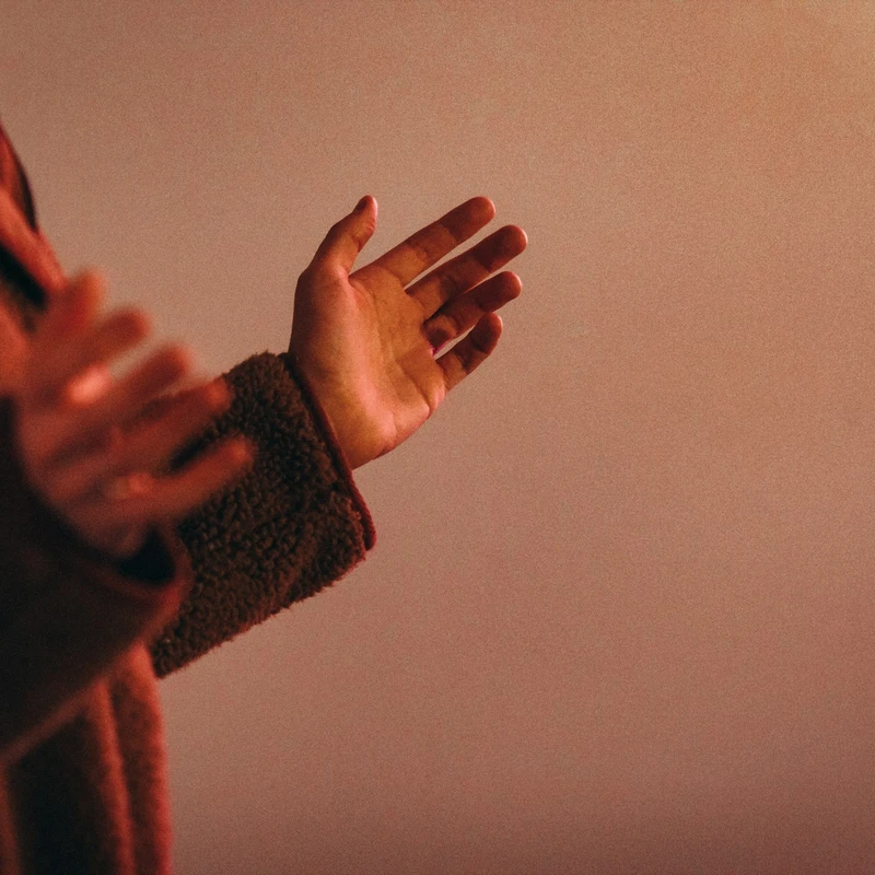 <span style="color:var(--primary-color-bg)">Worship</span>