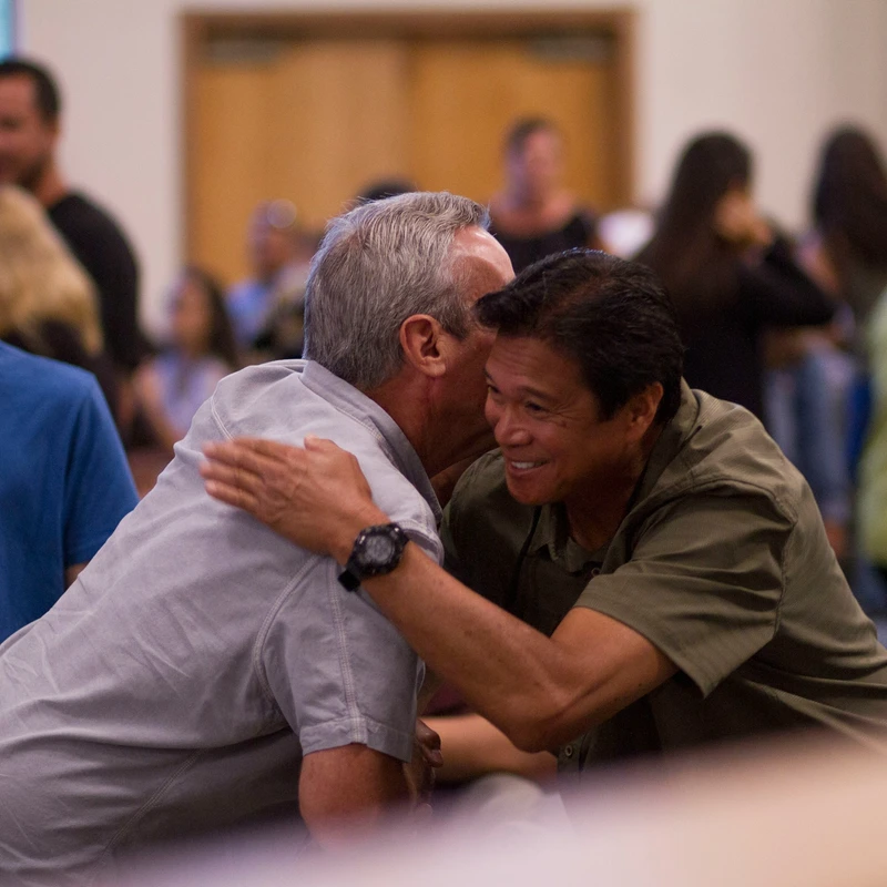 Compartiendo el Evangelio, Sirviendo a Otros