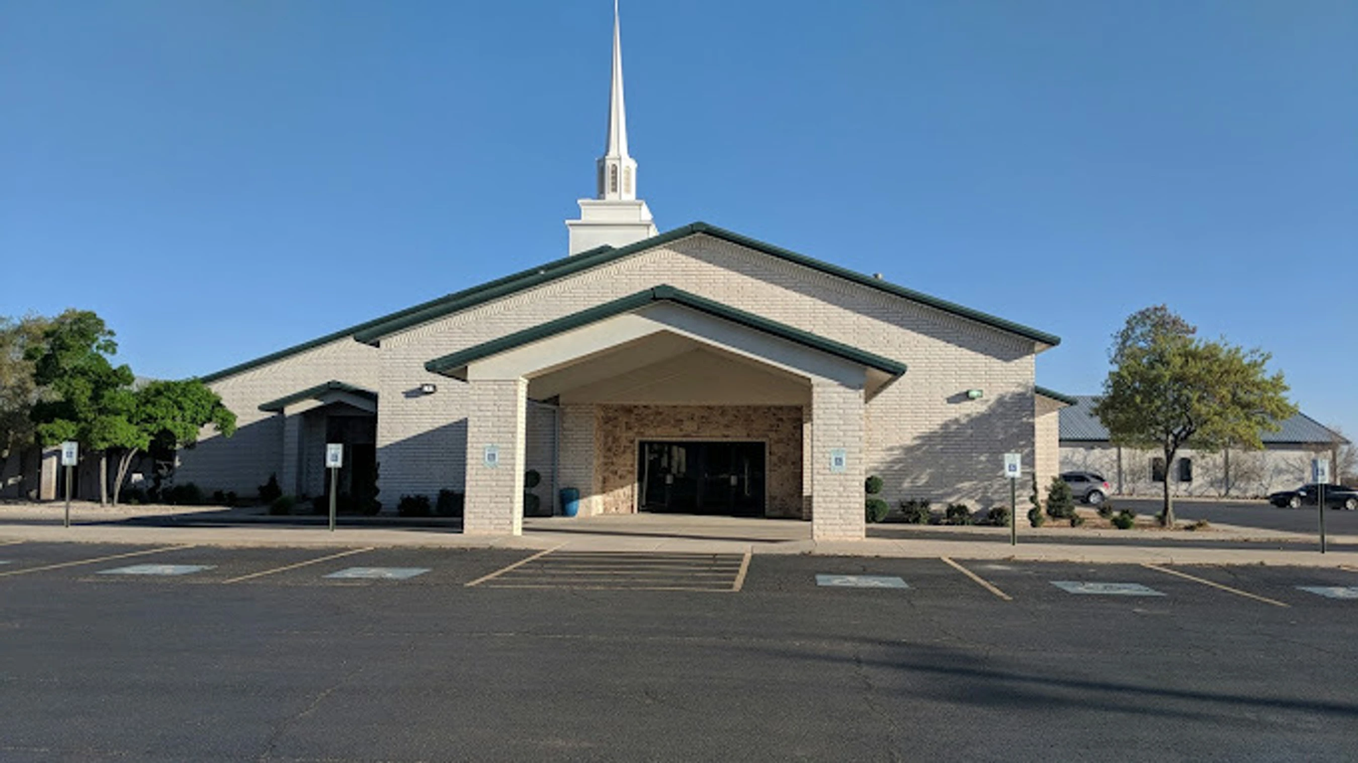 <span style="color:var(--primary-color-bg)">ABOUT GREENWOOD</span>