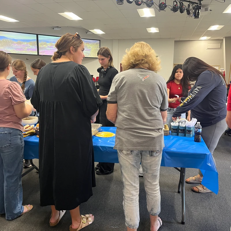 <span style="color:var(--primary-color-bg)">Connect Beyond Sunday</span>
