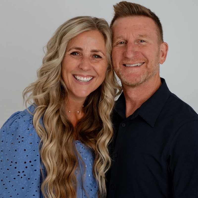 <strong><span class="h6">LEAD PASTORS</span></strong>