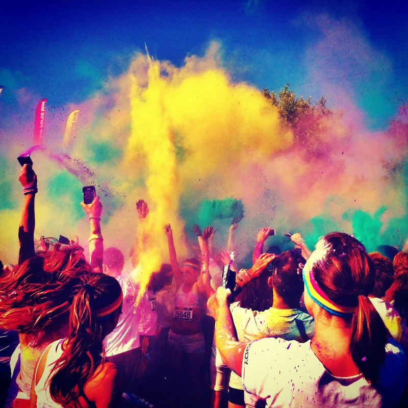 Students Color War
