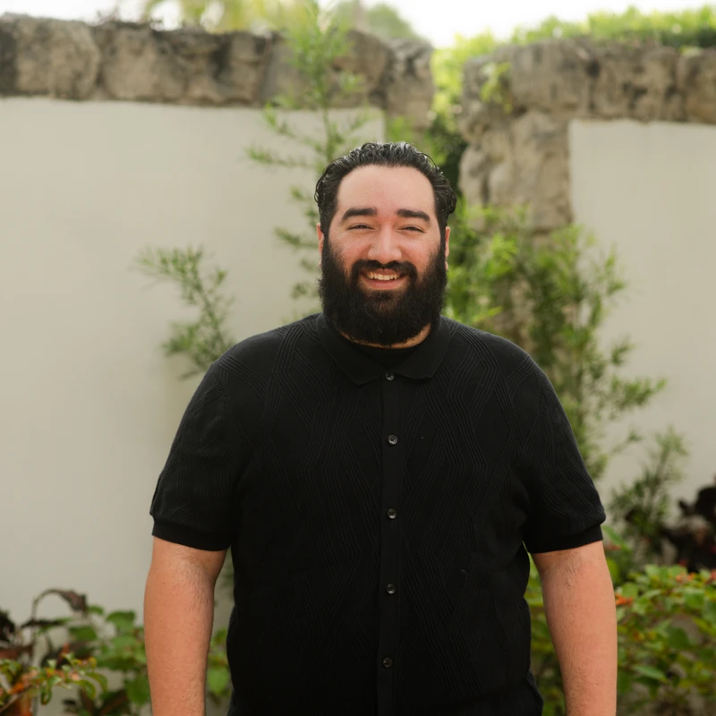 <font size="7"><span style="line-height: 3rem;">Pastor Diego Ampudia</span></font>