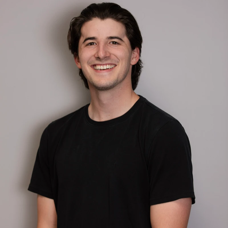 <div><b>Sean Selter<br></b>Student Pastor</div>