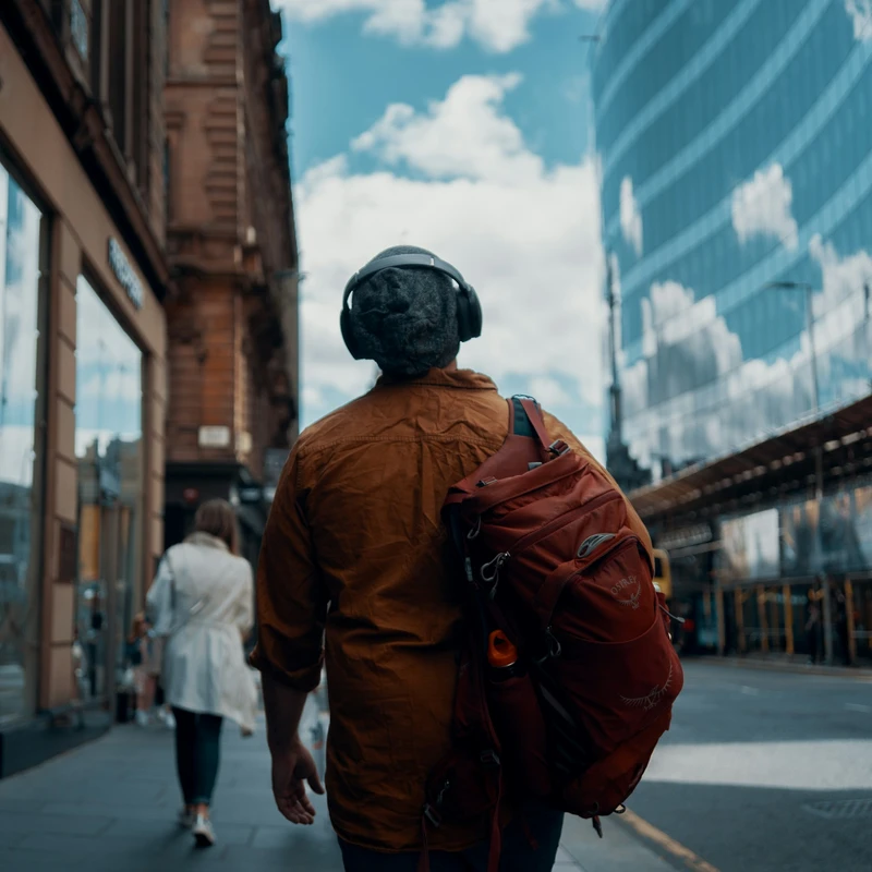 <div><br></div>ON THE MOVE
