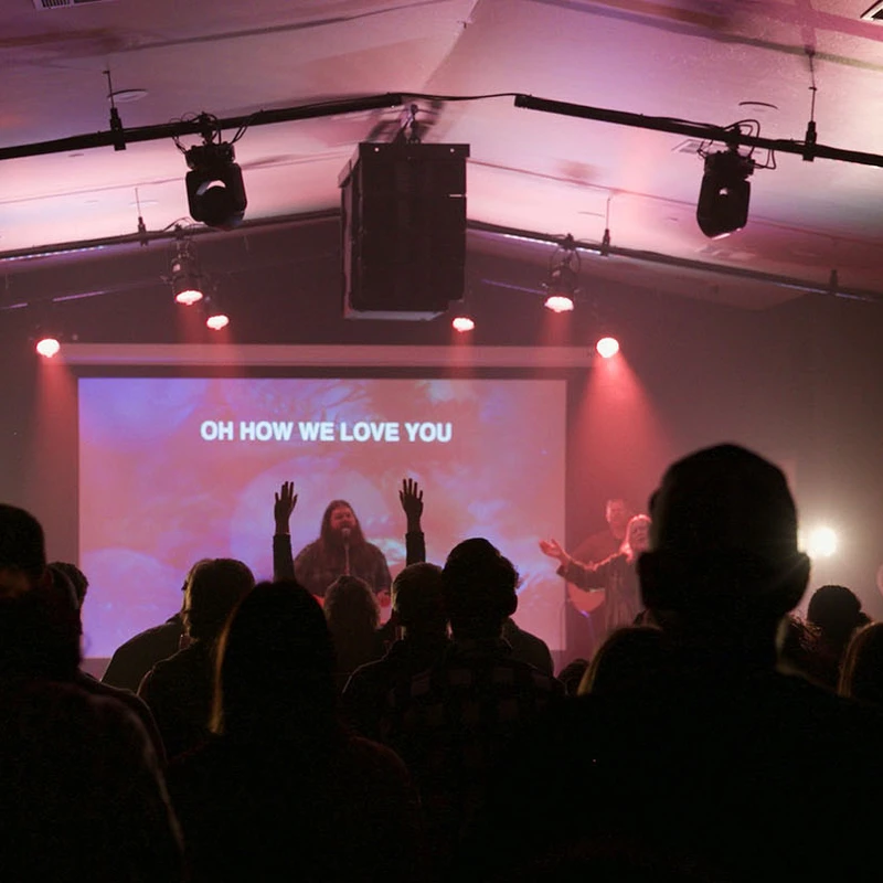 Lighting for <span class="fx-outlined">Livestream</span>