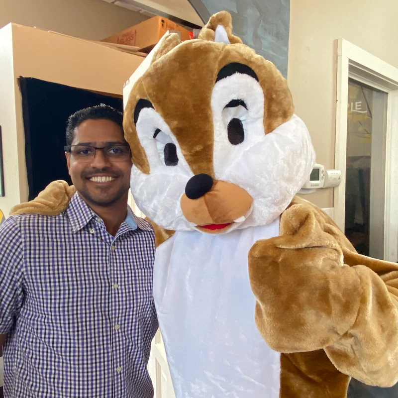 <span style="color:var(--primary-color-bg)">who can attend?</span>