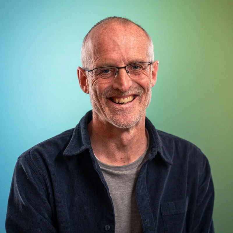 Graham <span style="color:var(--primary-color-bg)">Beynon</span>