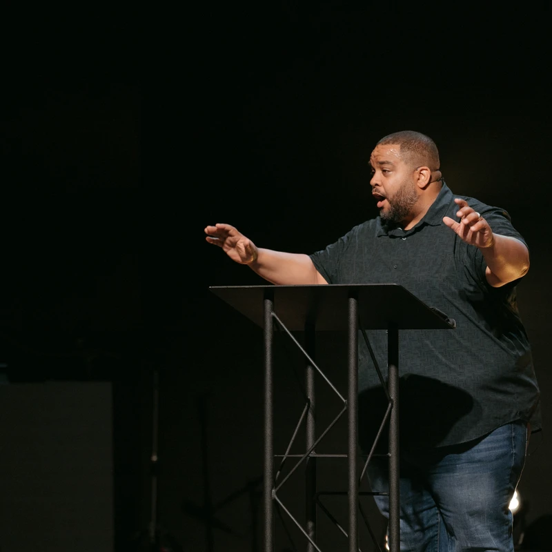 <span style="color:var(--secondary-color-bg)">Verse-by-verse preaching</span>