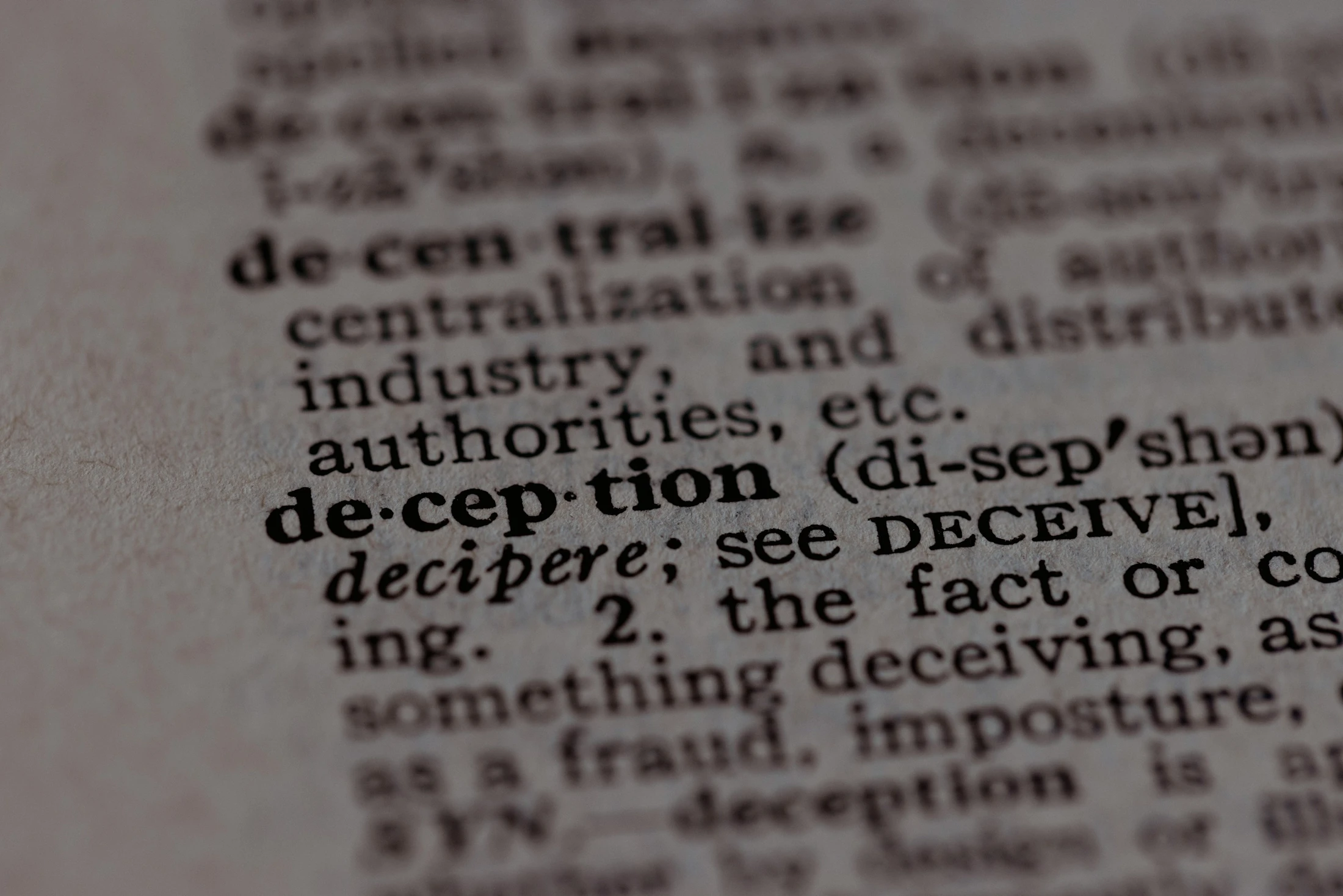Why You Can't Spot the Lies That Are Fooling You