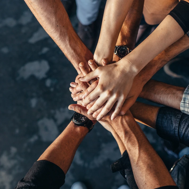 <span style="color:var(--tertiary-color-bg)"><span class="h1">SERVE <span style="font-weight: normal;">TEAMS</span></span></span>