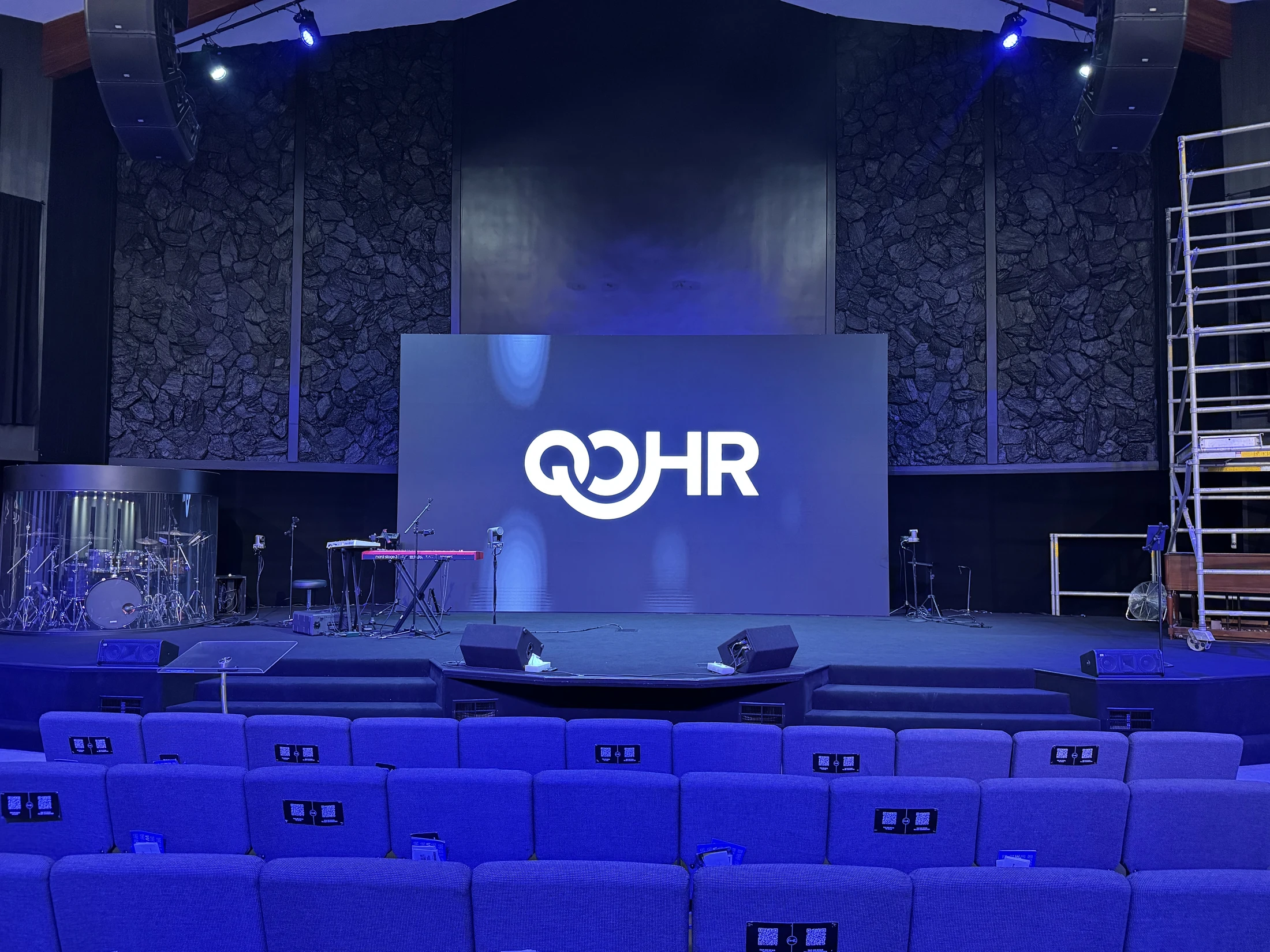 Completed church LED video wall installed by Qohr