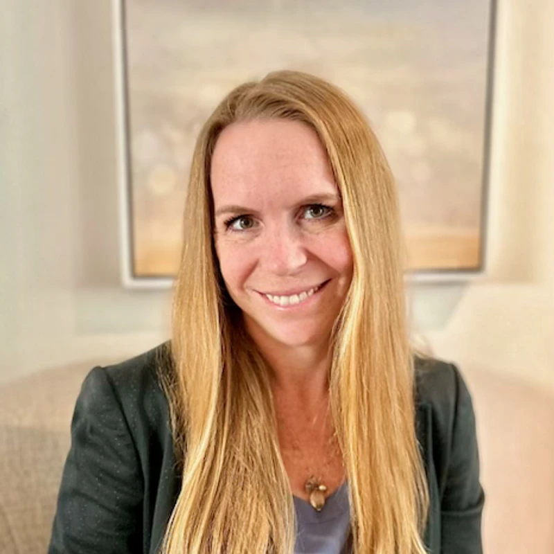 <b>The Friend Myth<br></b><i>You're Not Alone in Feeling Alone </i>with Jenna Hess